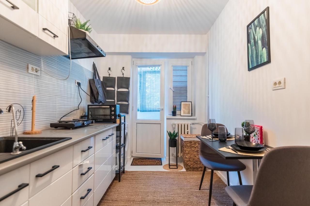 Jungle Apartment 15 Min Walk To Beach & Downtown Constanţa Eksteriør bilde